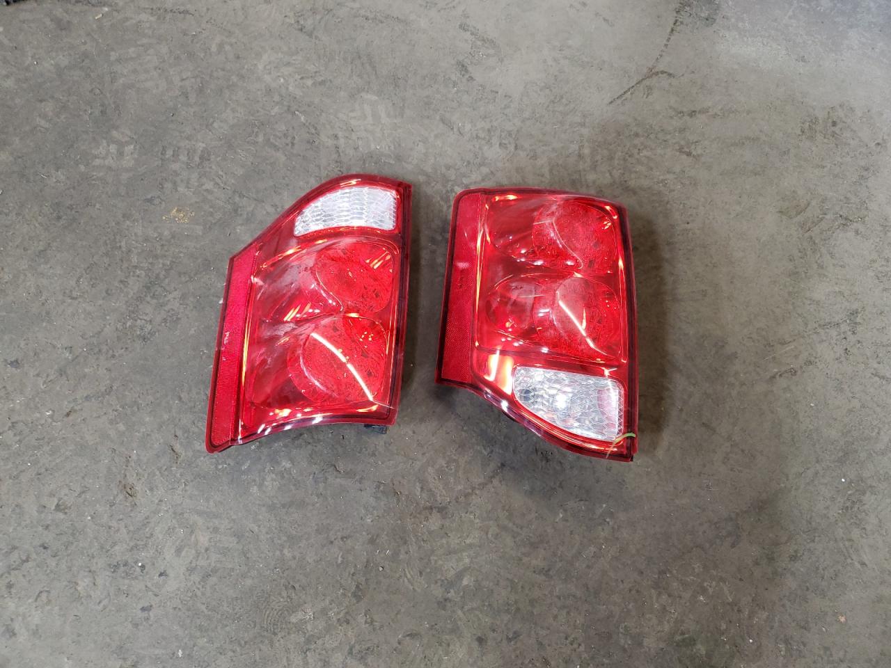 2017 Dodge Caravan VIN 2C4RDGEG5HR825933 Copart auction photo, all over damage thumbnail 13