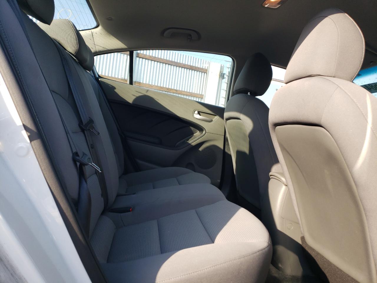 2017 KIA Forte VIN 3KPFK4A74HE079392 Copart auction photo, front end / minor dent/scratches damage thumbnail 10