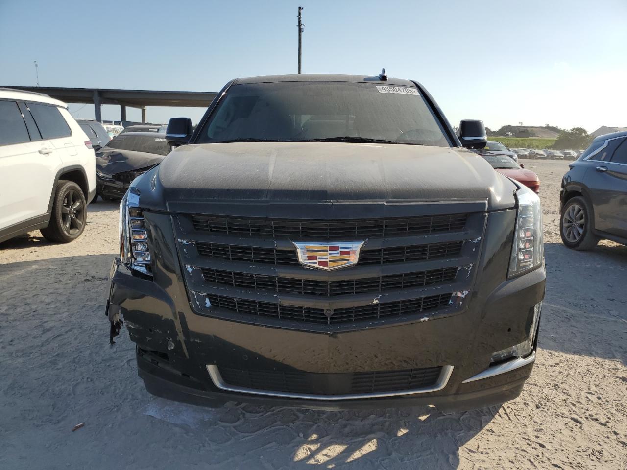 2015 Cadillac Escalade VIN 1GYS3NKJ1FR536036 Copart auction photo, front end / minor dent/scratches damage thumbnail 5