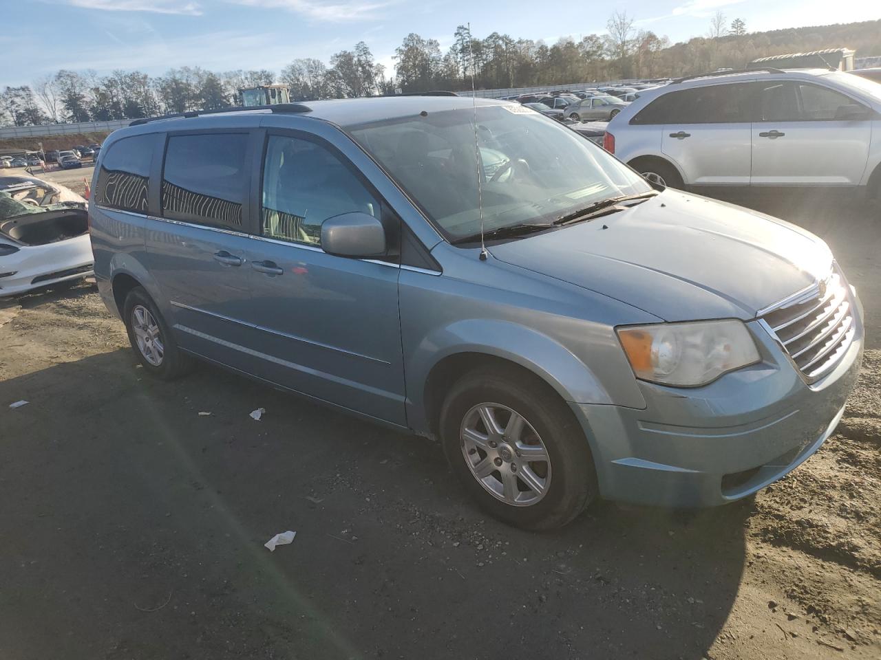 2010 Chrysler Town & Country VIN 2A4RR5D13AR260309 Copart auction photo, side damage thumbnail 4