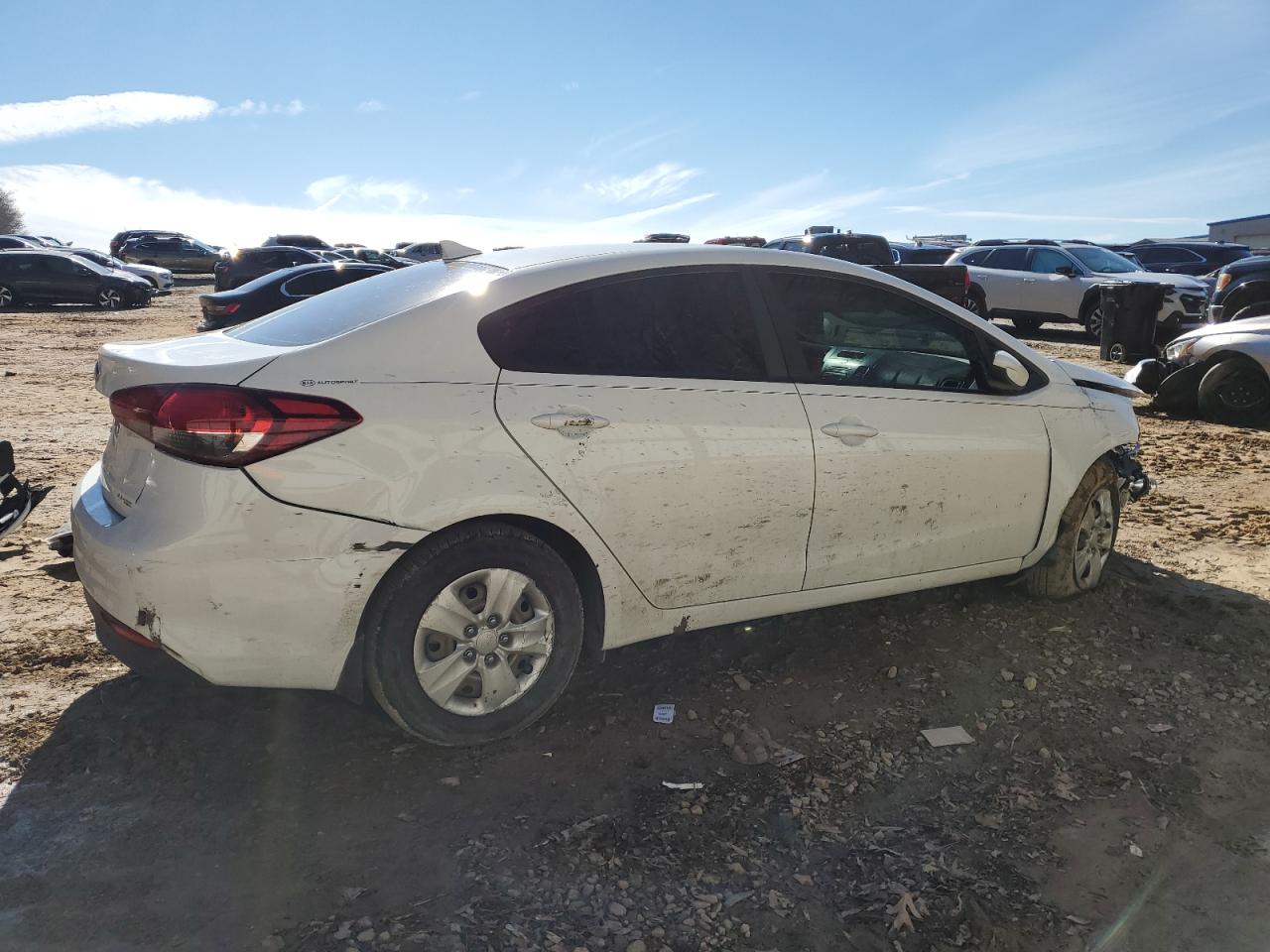 2018 KIA Forte VIN 3KPFK4A71JE191671 Copart auction photo, front end / side damage thumbnail 3