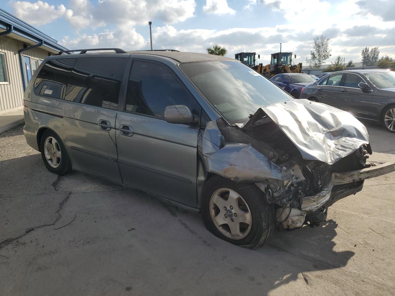 2001 Honda Odyssey VIN 2HKRL18661H604671 Copart auction photo, front end / side damage thumbnail 4