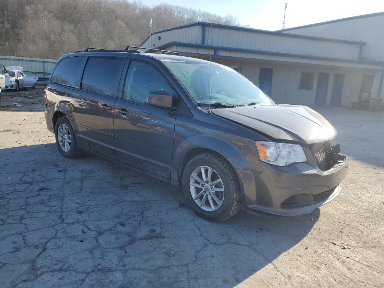 2016 Dodge Caravan VIN 2C4RDGCG6GR319335 Copart auction photo, front end damage thumbnail 4