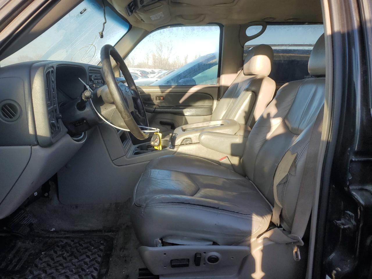 2003 Chevrolet Suburban VIN 3GNFK16ZX3G222987 Copart auction photo, front end damage thumbnail 7