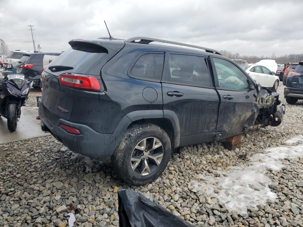 2015 Jeep Cherokee VIN 1C4PJMBS7FW610307 Copart auction photo, side / front end damage thumbnail 3