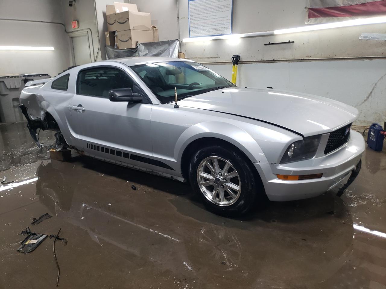 2005 Ford Mustang VIN 1ZVFT80N755130019 Copart auction photo, rear end damage thumbnail 4
