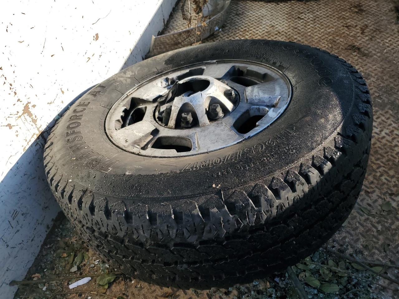2014 Chevrolet Silverado VIN 1GC1KXE85EF173636 Copart auction photo, all over damage thumbnail 13