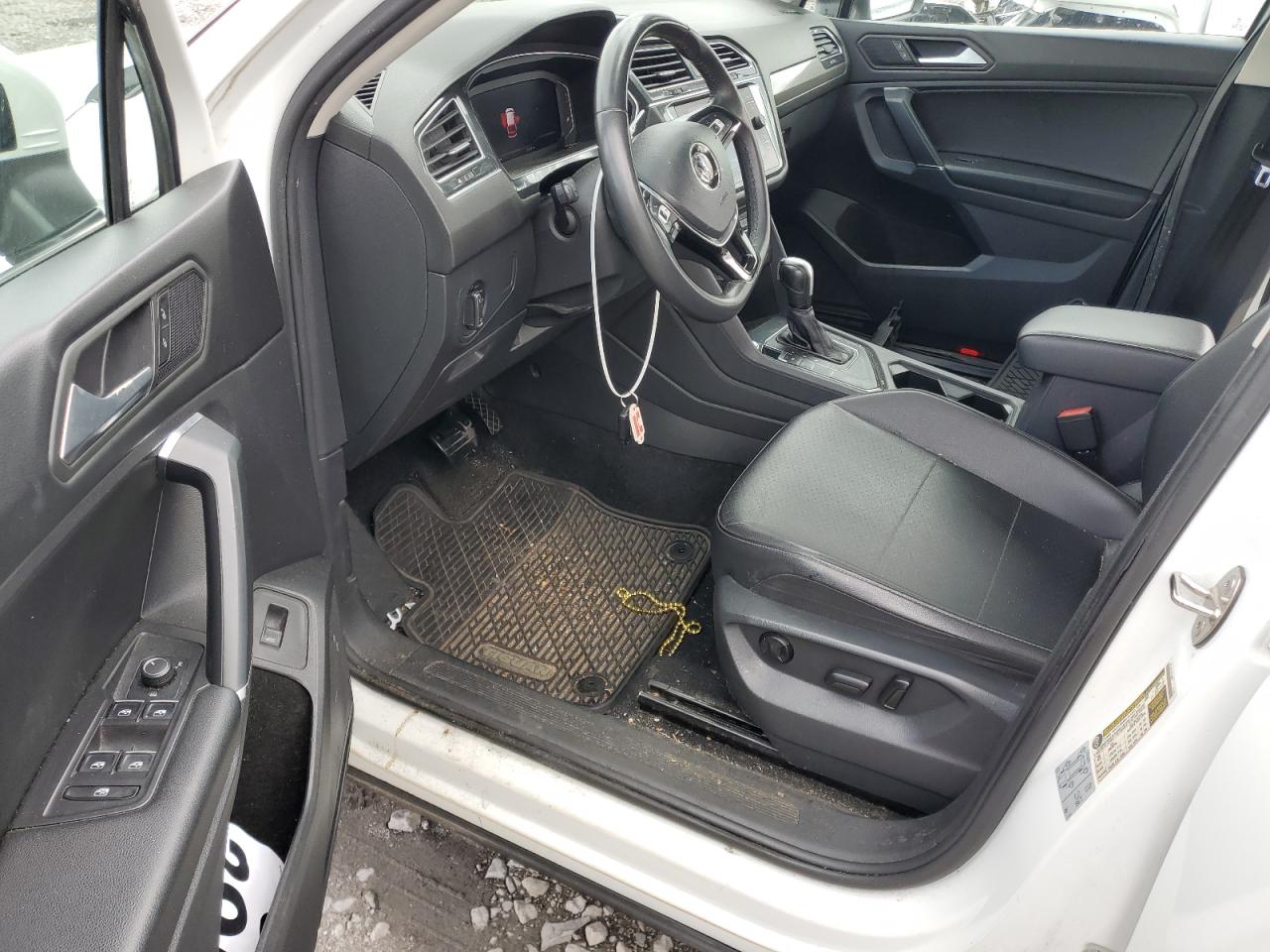 2020 Volkswagen Tiguan VIN 3VV3B7AX3LM102634 Copart auction photo, water/flood damage thumbnail 8