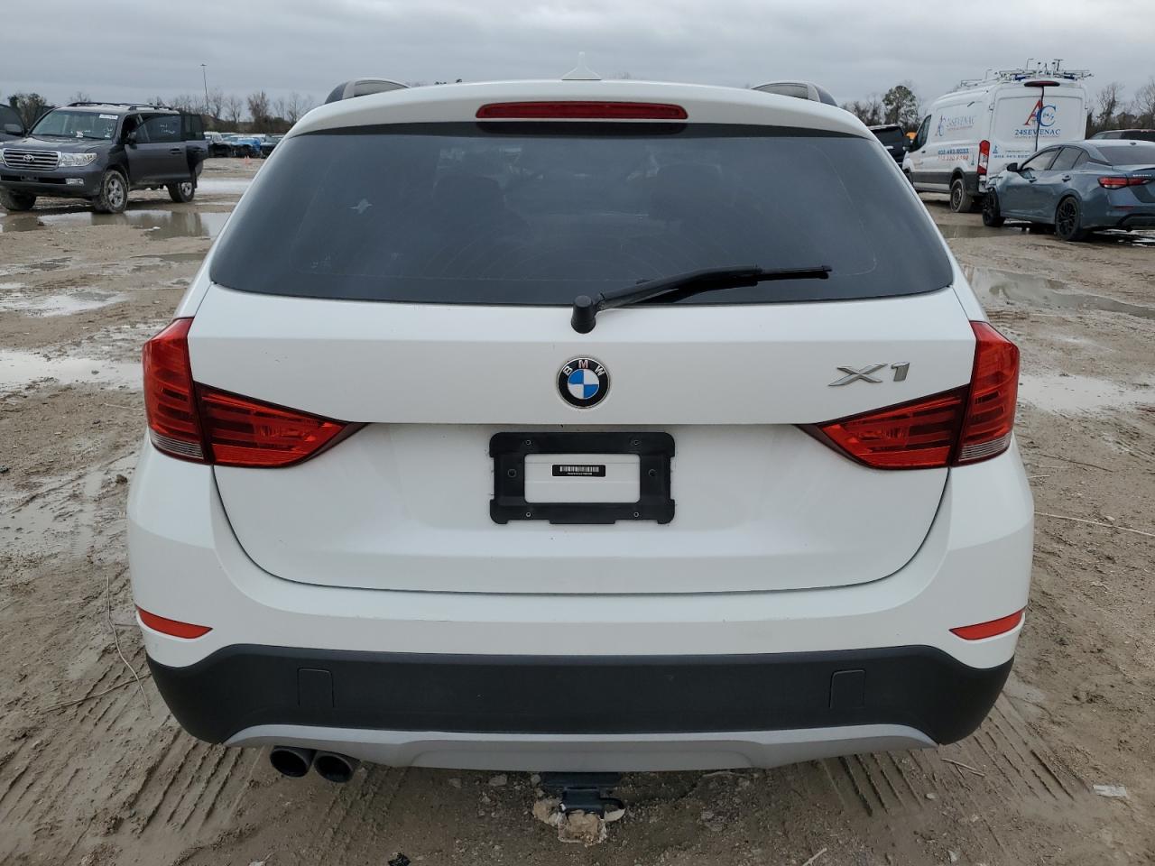 2014 BMW X1 VIN WBAVM1C54EVW55390 Copart auction photo, front end / minor dent/scratches damage thumbnail 6