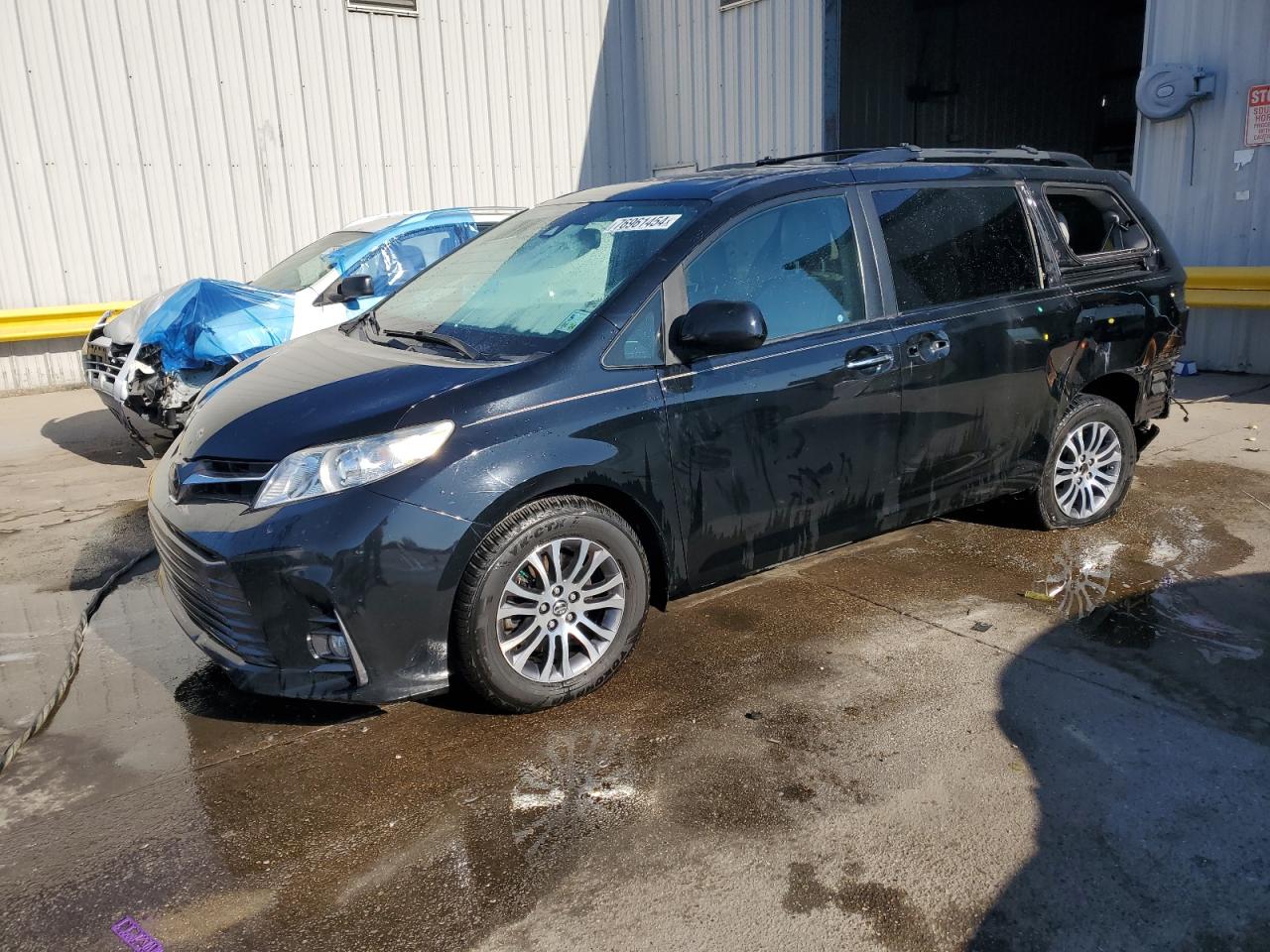 2018 Toyota Sienna VIN 5TDYZ3DC6JS918364
