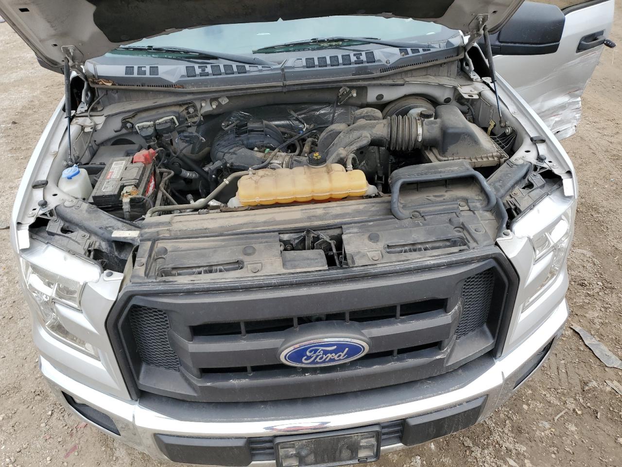 2017 Ford F-150 VIN 1FTEX1C86HKD96993 Copart auction photo, side / minor dent/scratches damage thumbnail 13