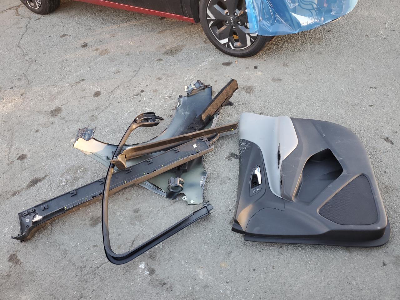 2020 Chevrolet Equinox VIN 3GNAXFEV3LS584907 Copart auction photo, all over damage thumbnail 13