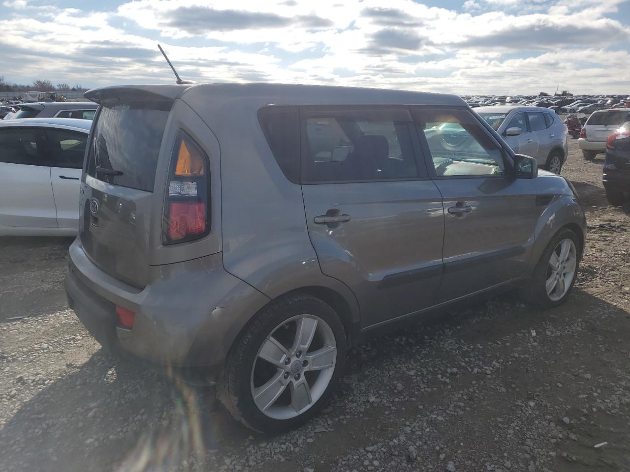 2011 KIA Soul VIN KNDJT2A26B7341372 Copart auction photo, front end damage thumbnail 3