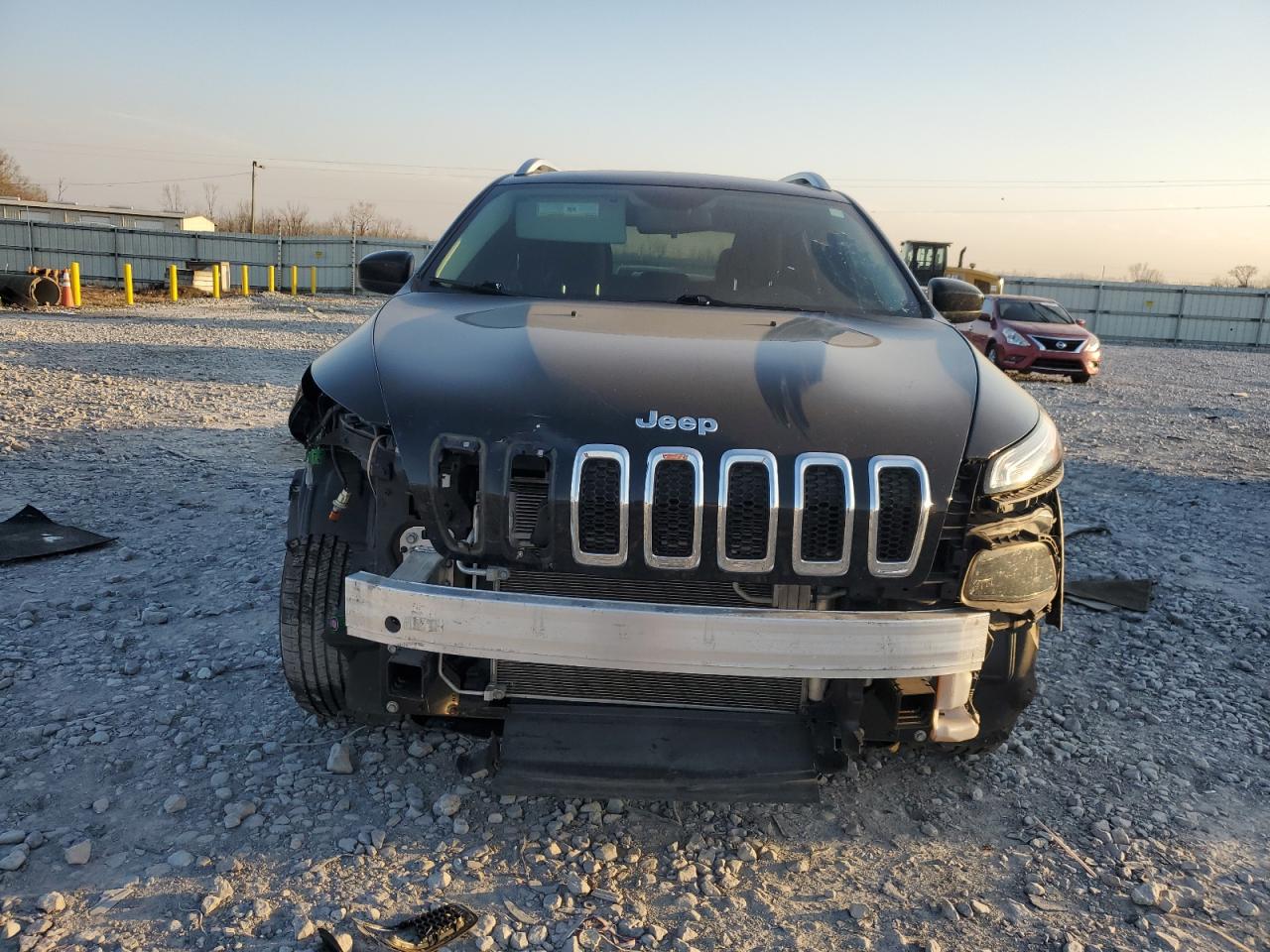 2018 Jeep Grand Cherokee VIN 1C4PJMCB9JD512592 Copart auction photo, front end / side damage thumbnail 5