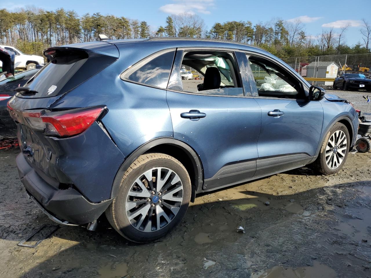 2020 Ford Escape VIN 1FMCU0BZ4LUB42146 Copart auction photo, rear end / front end damage thumbnail 3