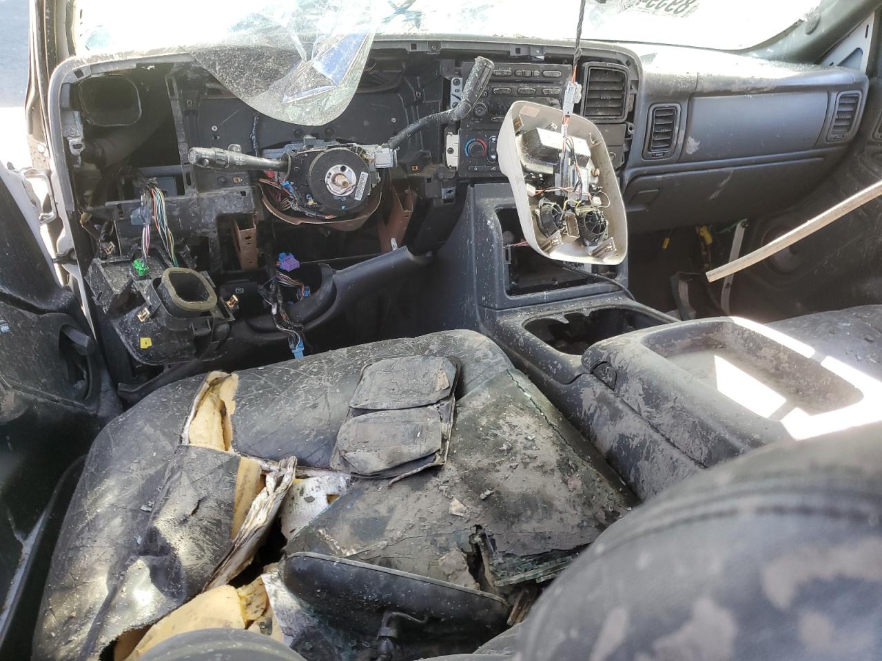 2004 Chevrolet Avalanche VIN 3GNEC12T24G239715 Copart auction photo, vandalism / stripped damage thumbnail 8