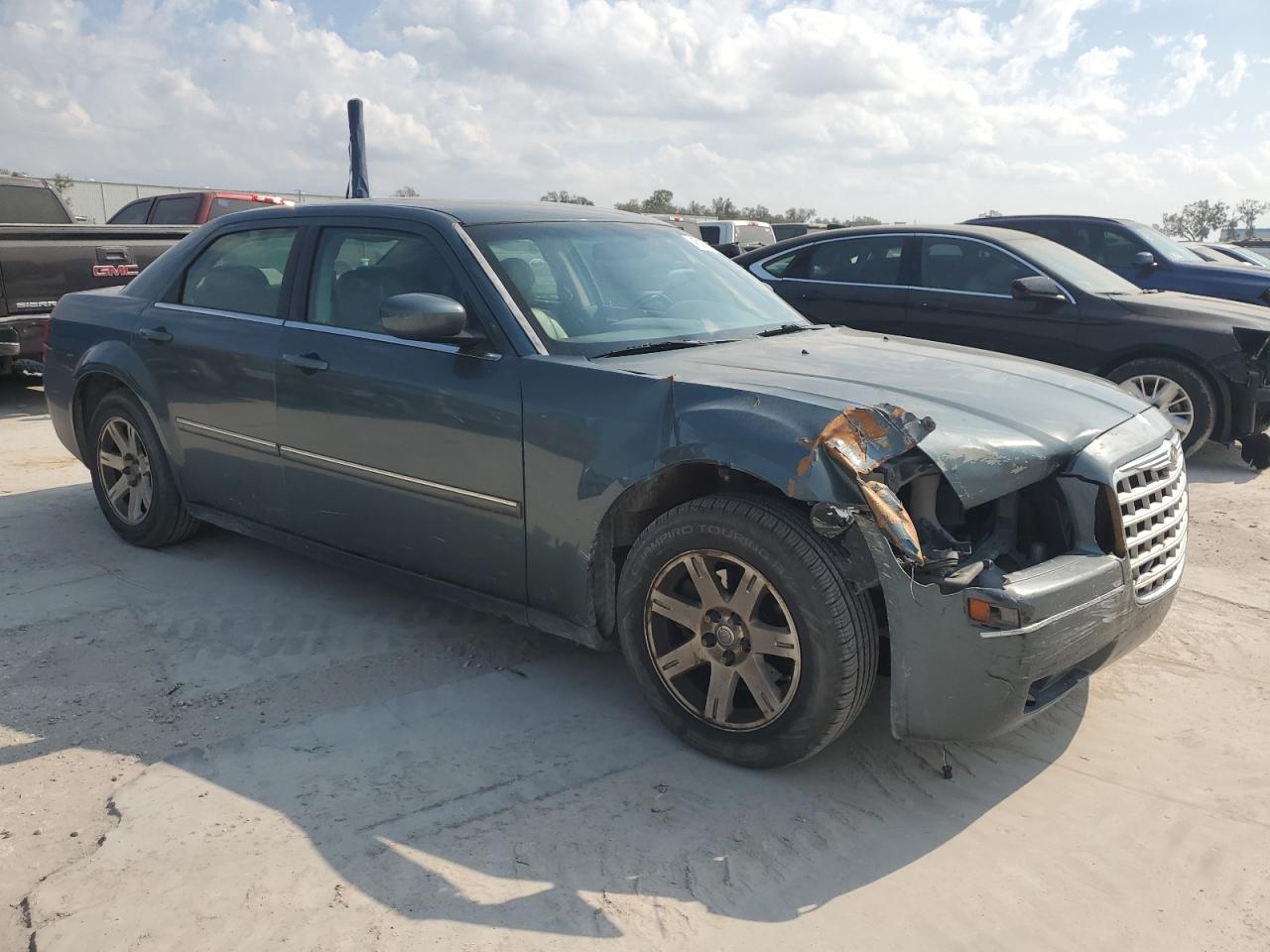 2006 Chrysler 300 VIN 2C3KA53G66H350267 Copart auction photo, front end damage thumbnail 4