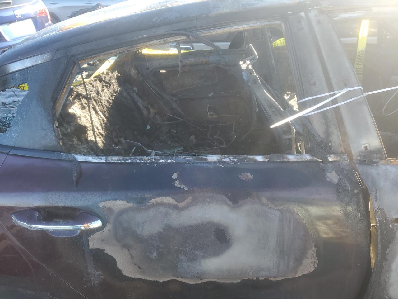 2019 KIA Optima VIN 5XXGT4L34KG320863 Copart auction photo, burn damage thumbnail 10