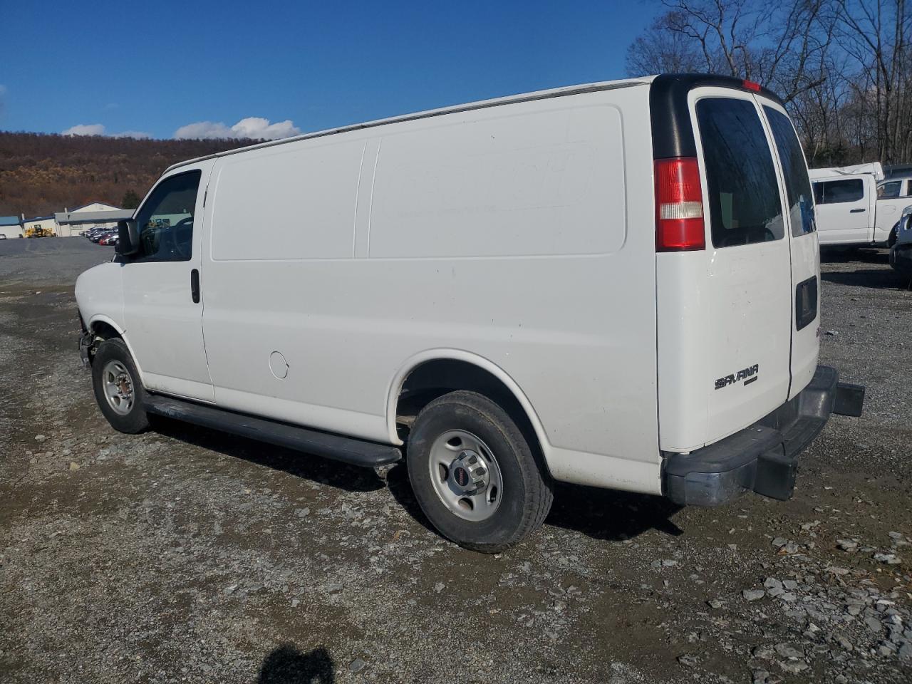 2015 GMC Savana VIN 1GTW7FCF9F1902335 Copart auction photo, front end damage thumbnail 2