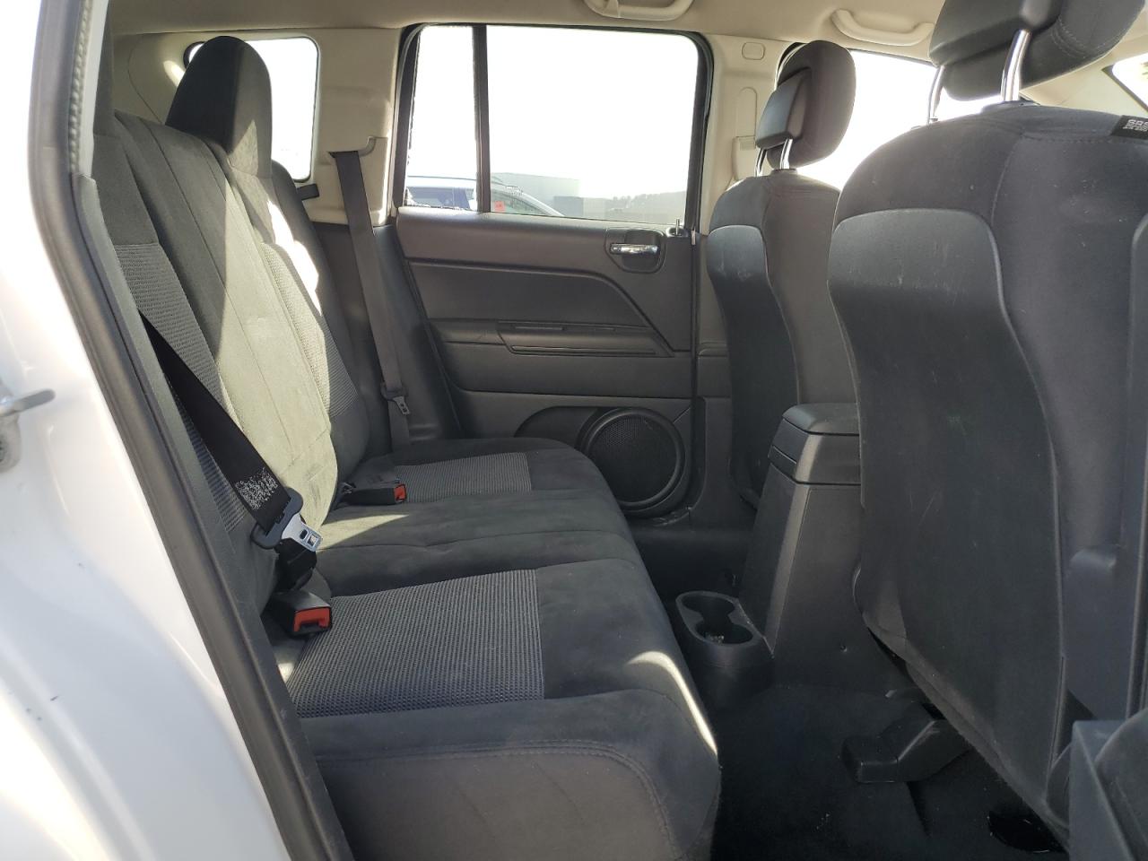 2014 Jeep Compass VIN 1C4NJDBB1ED569755 Copart auction photo, front end / minor dent/scratches damage thumbnail 11