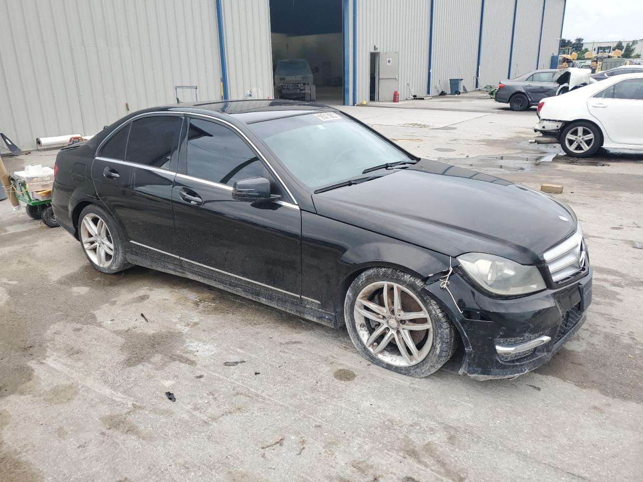 2013 Mercedes-Benz C-klasse VIN WDDGF8AB1DR270308 Copart auction photo, front end / rear end damage thumbnail 4