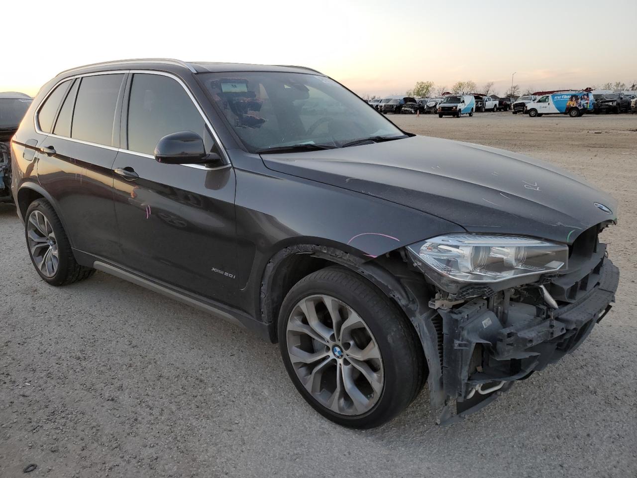 2017 BMW X5 VIN 5UXKR6C39H0U13732 Copart auction photo, front end / minor dent/scratches damage thumbnail 4