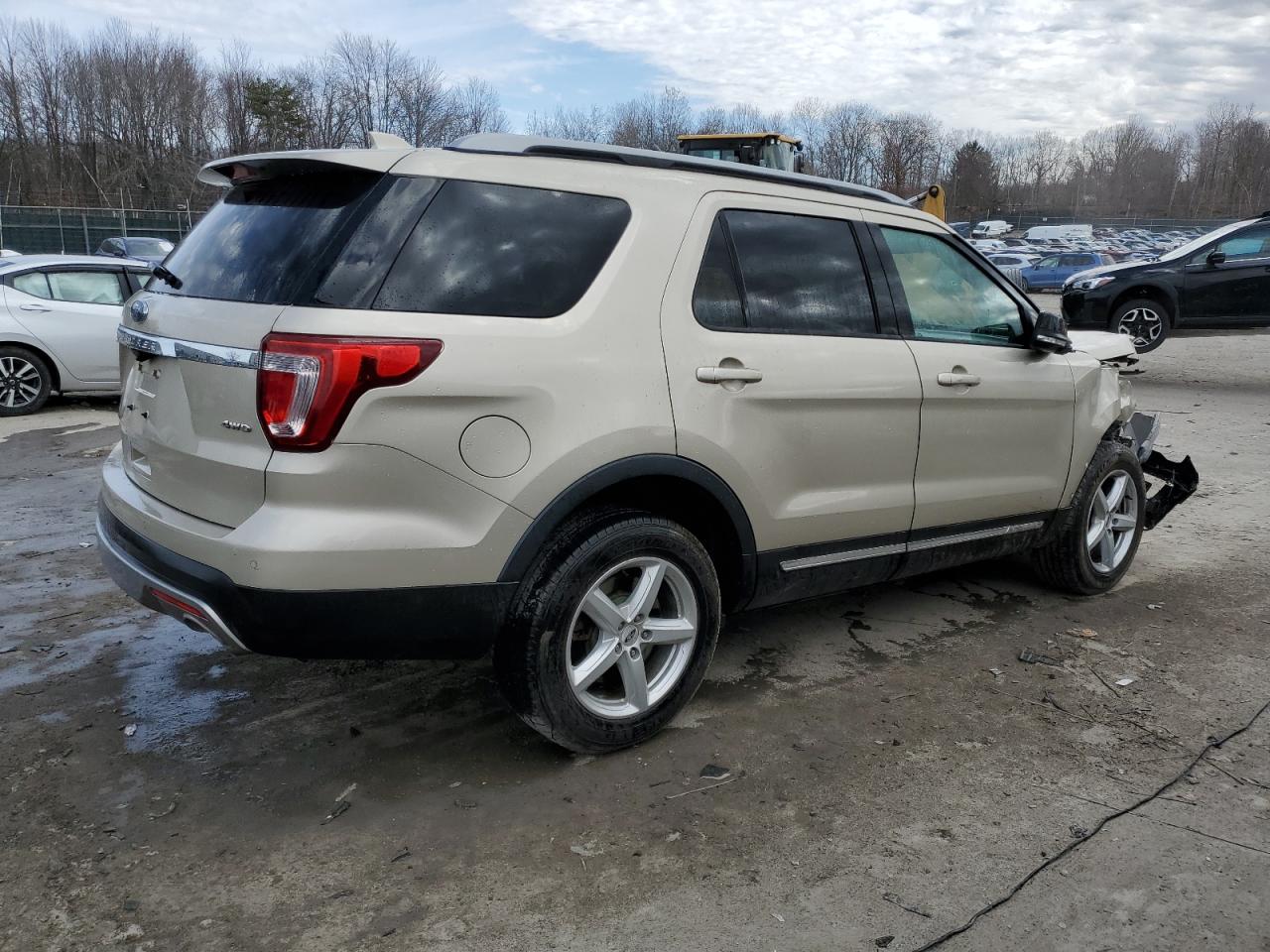 2017 Ford Explorer VIN 1FM5K8D84HGD76116 Copart auction photo, front end damage thumbnail 3