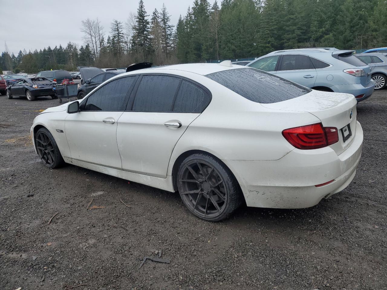 2011 BMW 5er VIN WBAFR7C59BC801329 Copart auction photo, front end / minor dent/scratches damage thumbnail 2