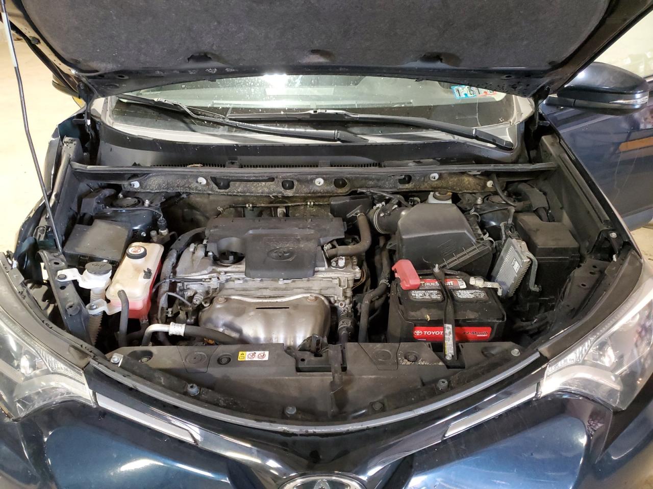 2018 Toyota RAV 4 VIN JTMRFREV3JJ747067 Copart auction photo, front end / side damage thumbnail 12