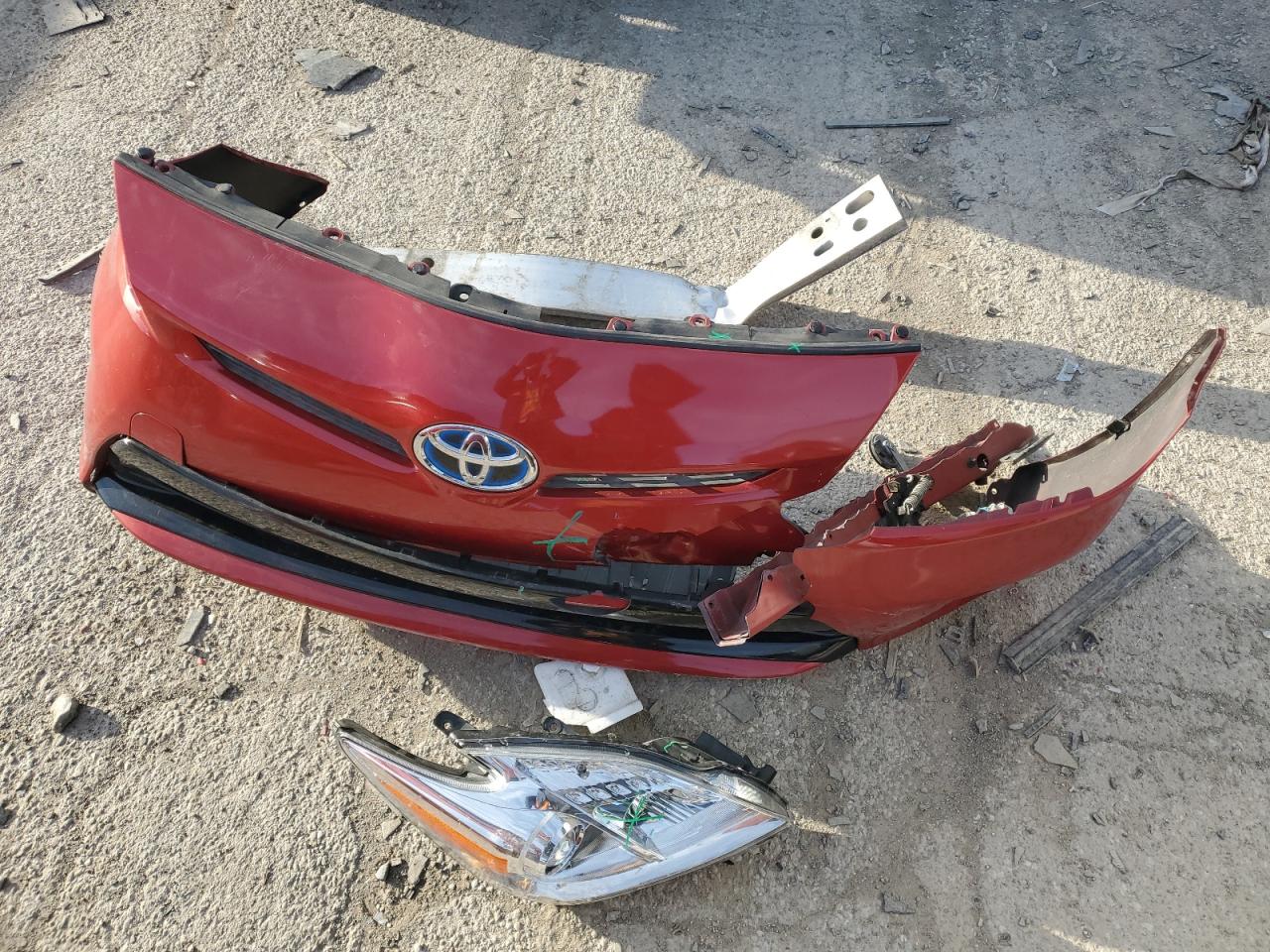 2015 Toyota Prius VIN JTDKN3DU3F0420742 Copart auction photo, front end / minor dent/scratches damage thumbnail 12
