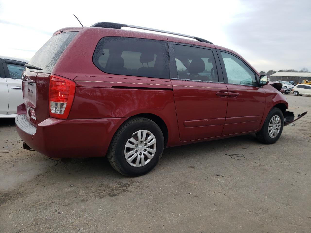 2011 KIA Sedona VIN KNDMG4C73B6405976 Copart auction photo, front end / minor dent/scratches damage thumbnail 3