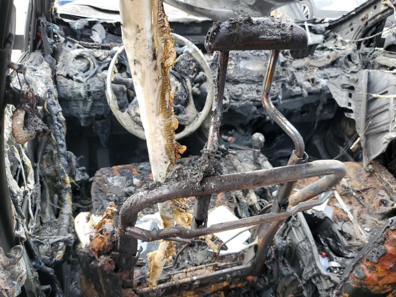 2017 Toyota RAV 4 VIN JTMRJREV9HD063664 Copart auction photo, burn damage thumbnail 8