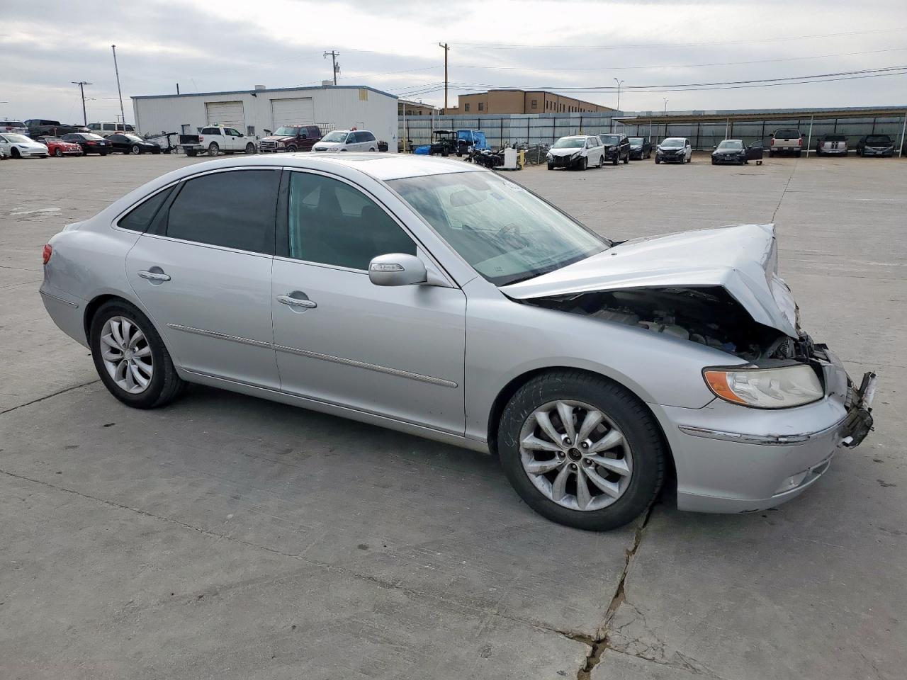 2008 Hyundai Azera VIN KMHFC46F08A318383 Copart auction photo, front end damage thumbnail 4