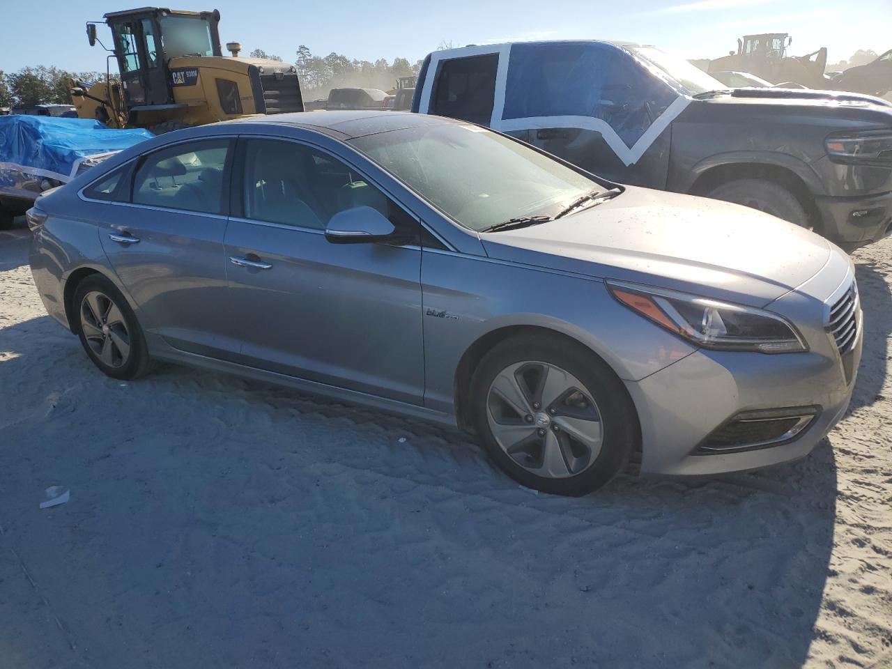 2016 Hyundai Sonata VIN KMHE34L15GA009303 Copart auction photo, water/flood damage thumbnail 4