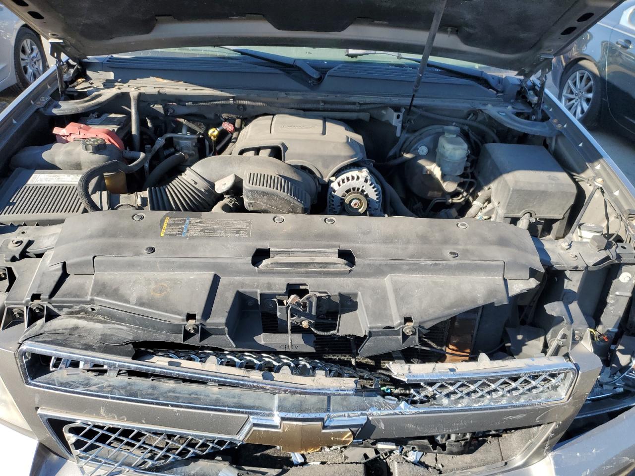 2007 Chevrolet Suburban VIN 3GNFK16367G295338 Copart auction photo, front end / side damage thumbnail 12
