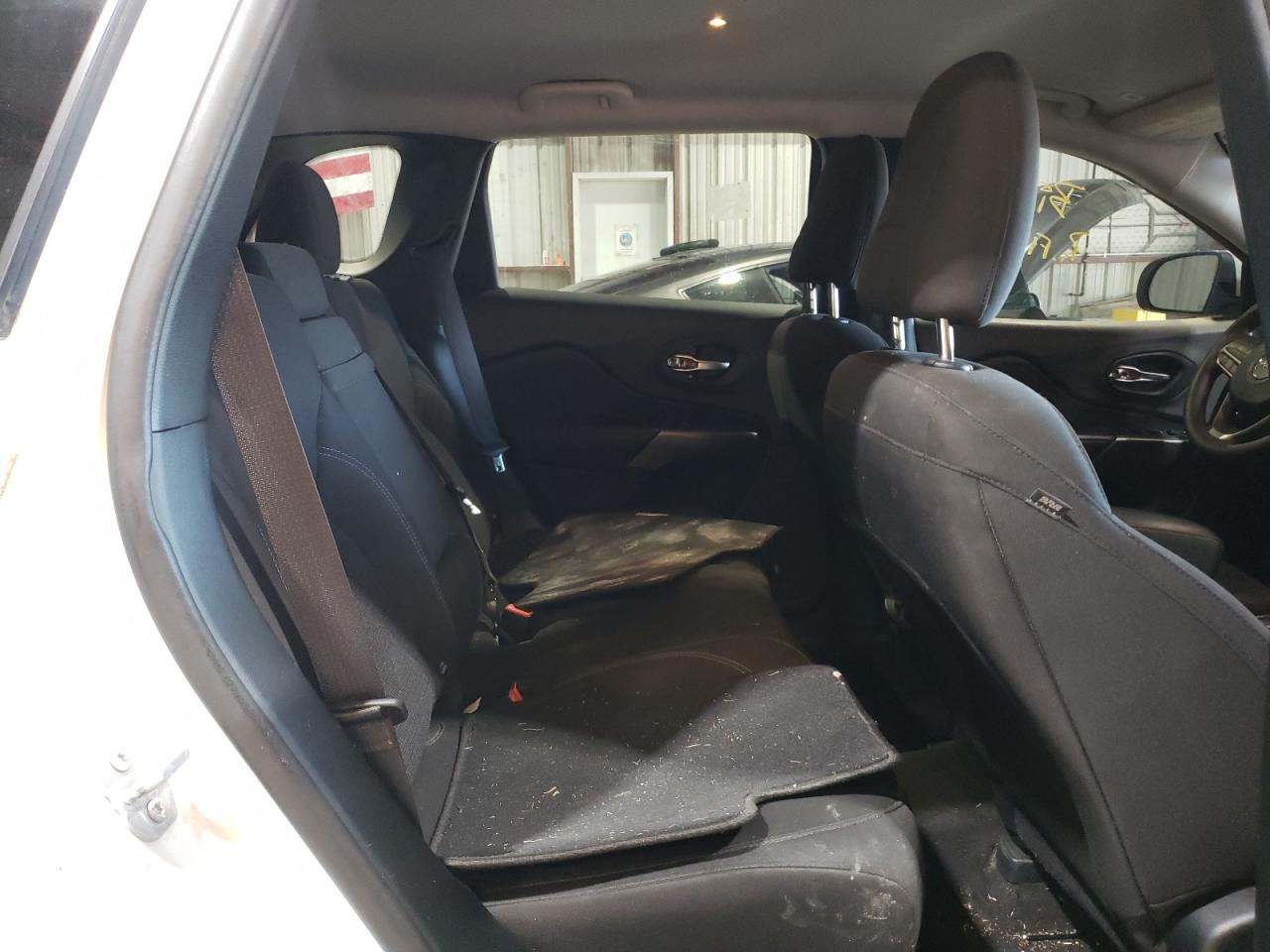 2019 Jeep Grand Cherokee VIN 1C4PJLCB6KD144075 Copart auction photo, minor dent/scratches damage thumbnail 11