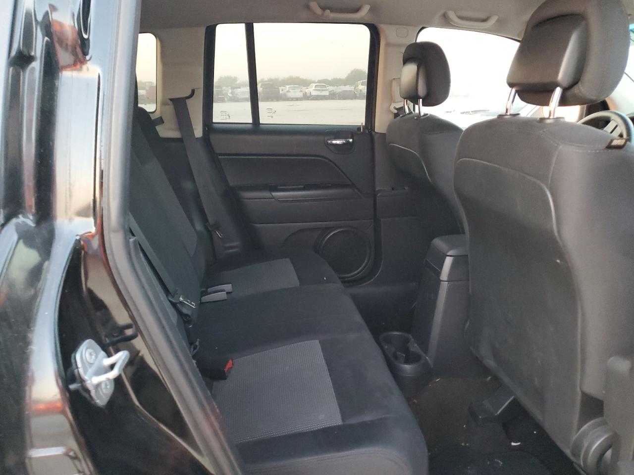 2014 Jeep Compass VIN 1C4NJCBA6ED777258 Copart auction photo, minor dent/scratches damage thumbnail 11