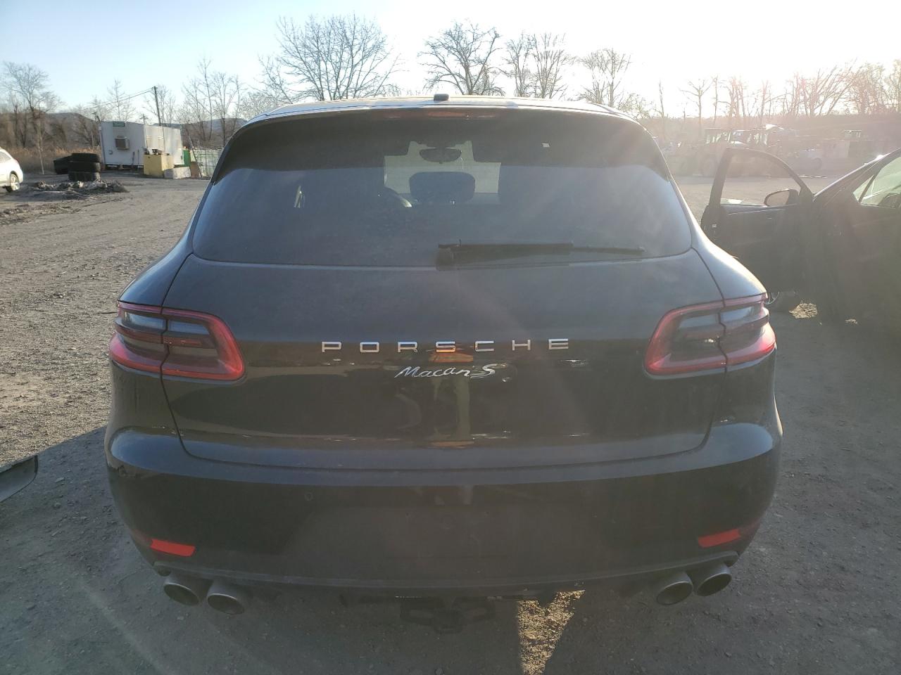 2017 Porsche Macan VIN WP1AB2A57HLB20519 Copart auction photo, minor dent/scratches damage thumbnail 6