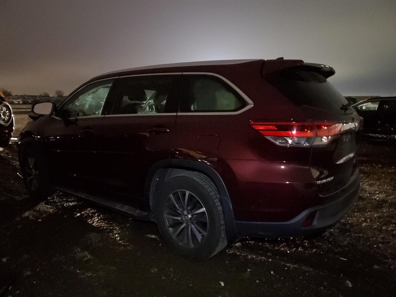 2017 Toyota Highlander VIN 5TDJZRFH2HS388580 Copart auction photo, front end / mechanical damage thumbnail 2