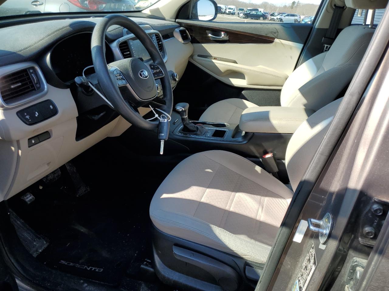 2019 KIA Sorento VIN 5XYPGDA30KG452487 Copart auction photo, front end / side damage thumbnail 7