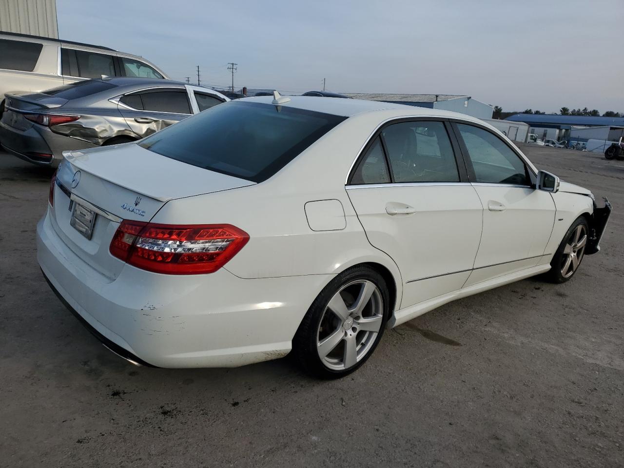 2012 Mercedes-Benz E-klasse VIN WDDHF8JB8CA629784 Copart auction photo, front end damage thumbnail 3