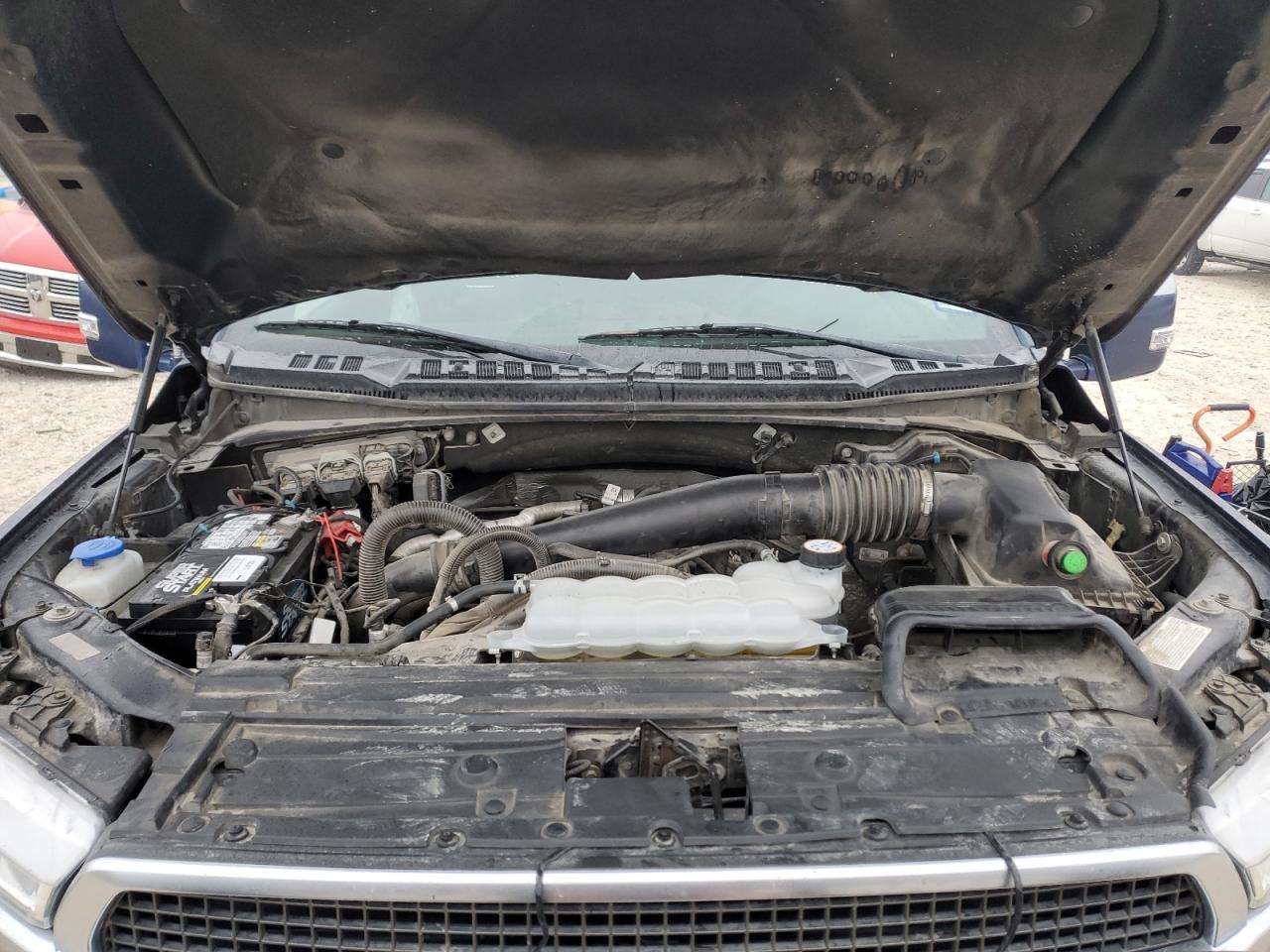 2019 Ford F-150 VIN 1FTFW1E17KFD17936 Copart auction photo, side / mechanical damage thumbnail 11