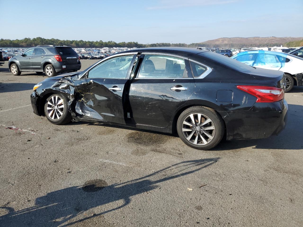 2017 Nissan Altima VIN 1N4AL3AP6HC175362 Copart auction photo, front end / side damage thumbnail 2