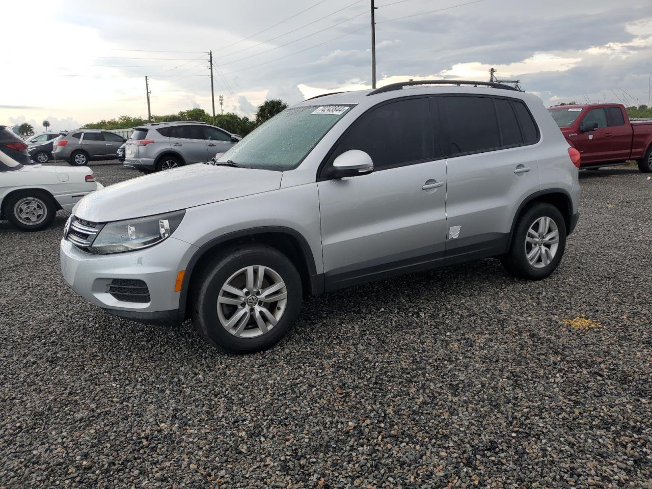 2017 Volkswagen Tiguan VIN WVGAV7AXXHK022657