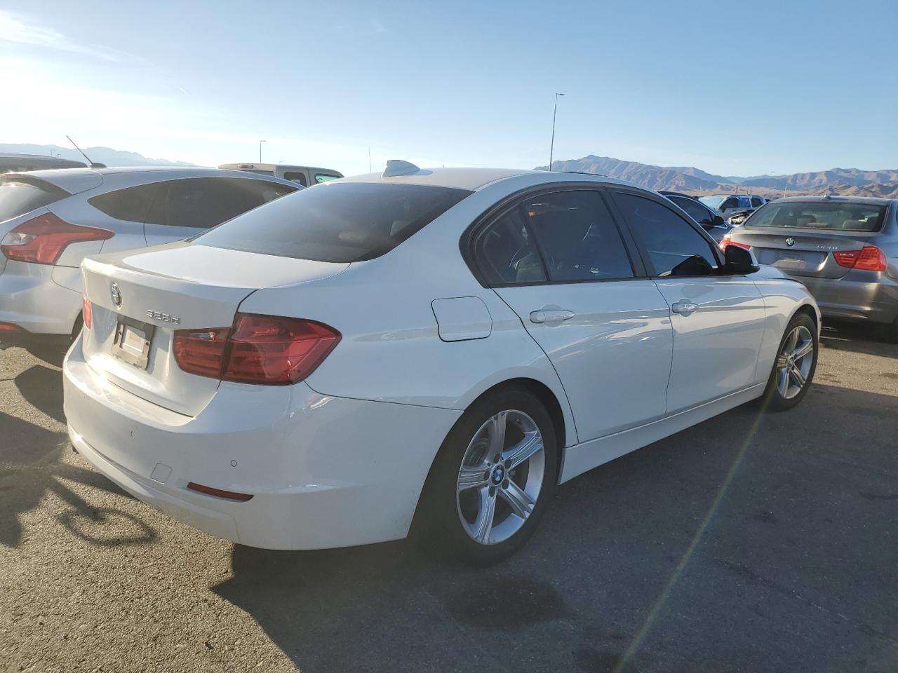 2014 BMW 3er VIN WBA3D3C55EK153377 Copart auction photo, rear end damage thumbnail 3