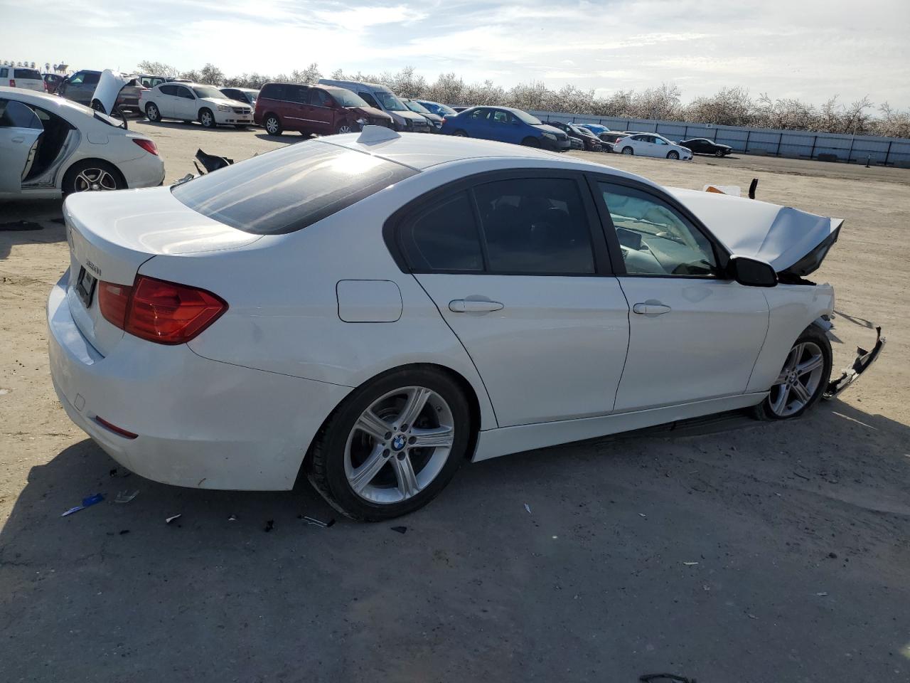 2014 BMW 3er VIN WBA3B1G50ENN90819 Copart auction photo, front end damage thumbnail 3