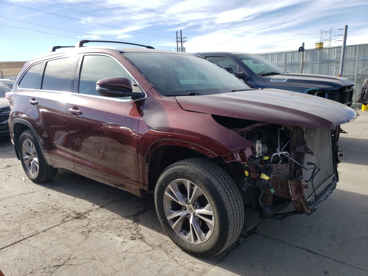 2015 Toyota Highlander VIN 5TDJKRFH6FS138065 Copart auction photo, front end / rear end damage thumbnail 4