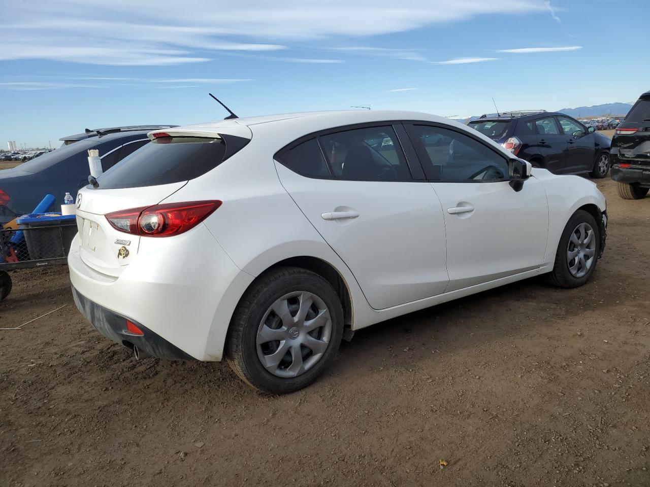 2016 Mazda 3 VIN JM1BM1J74G1337385 Copart auction photo, front end / rear end damage thumbnail 3