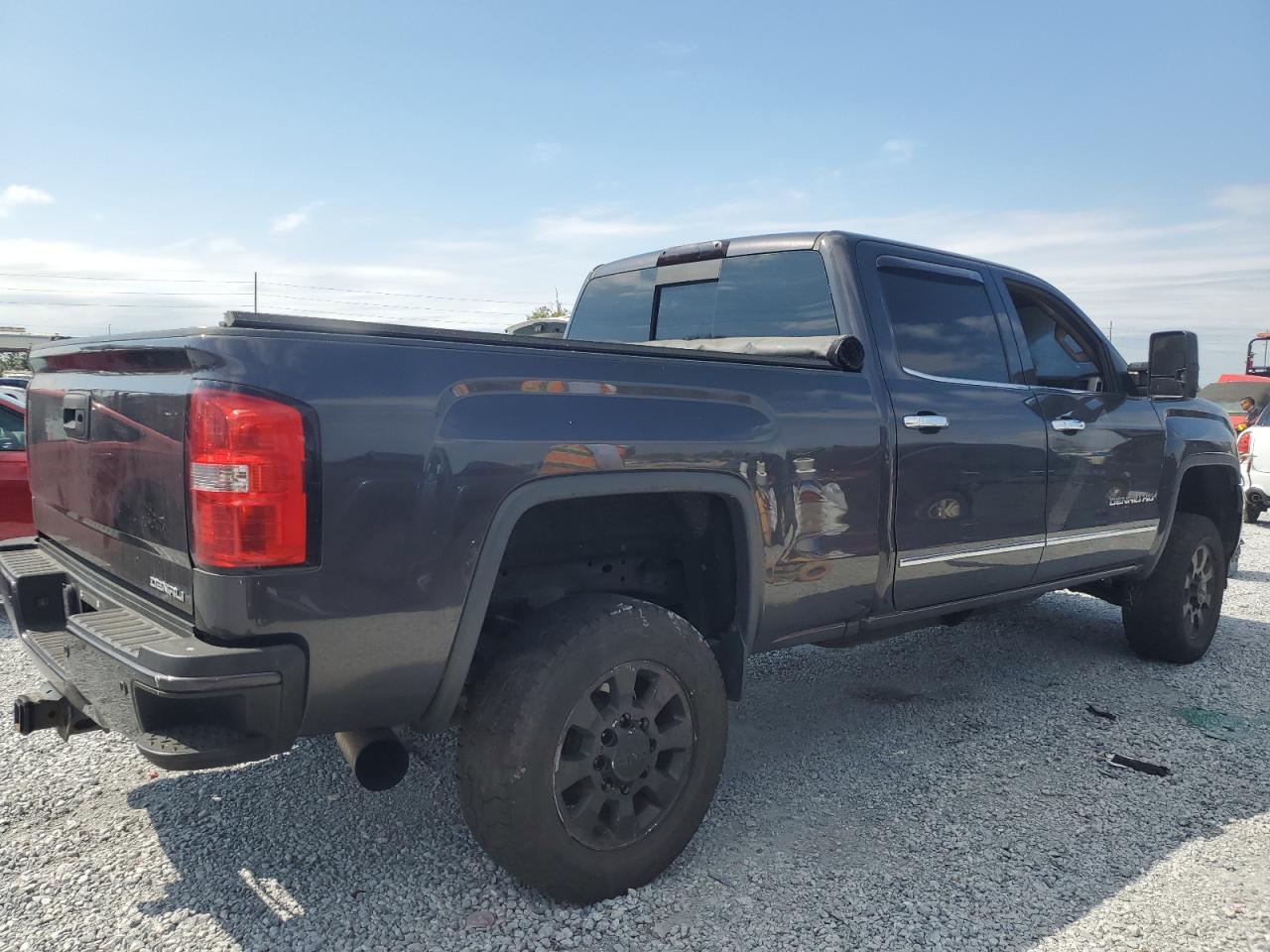 2015 GMC Sierra VIN 1GT120E82FF673729 Copart auction photo, burn damage thumbnail 3