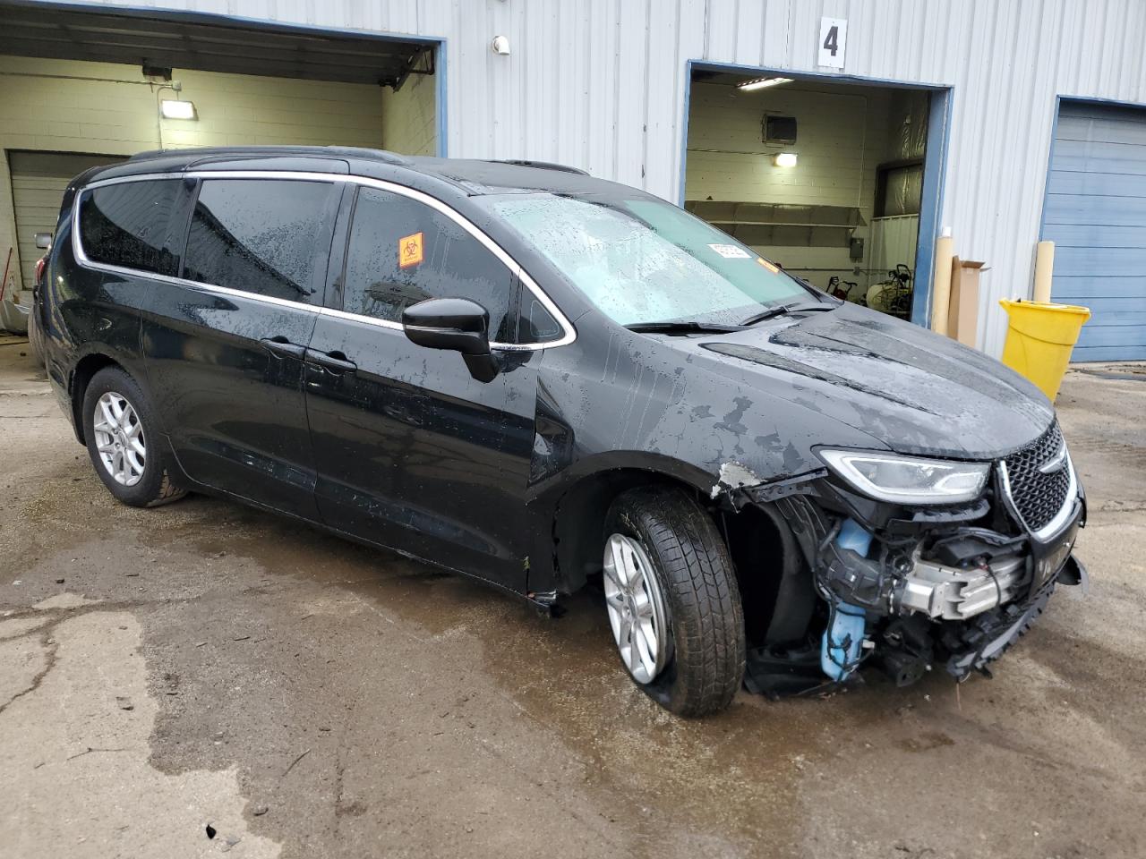 2022 Chrysler Pacifica VIN 2C4RC1BG8NR113819 Copart auction photo, side / front end damage thumbnail 4